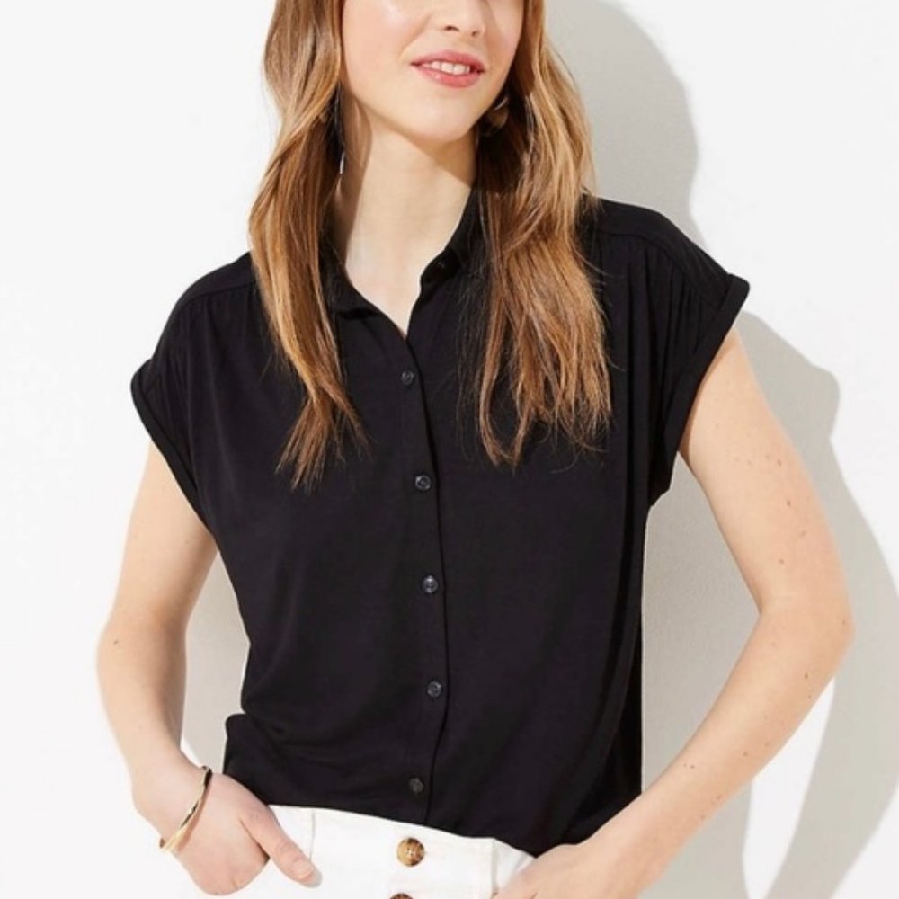 NWT LOFT Black Knit Collared Button Down Short Sleeved Shirt - Size M